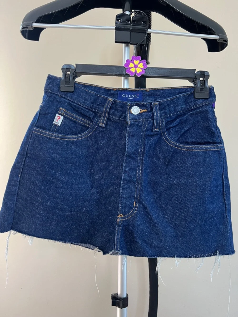 🗝️📠📜👖Vintage Guess Dark Blue Denim Mini Skirt with Raw Hem